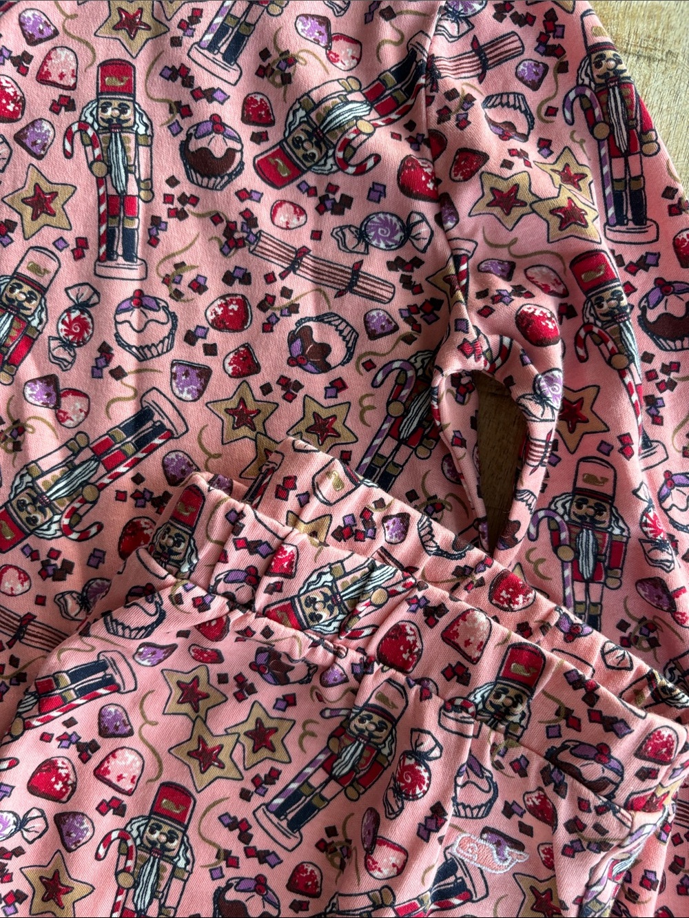 NWOT Vineyard Vines Holiday Pajama Set size 12 - Picture 2 of 8